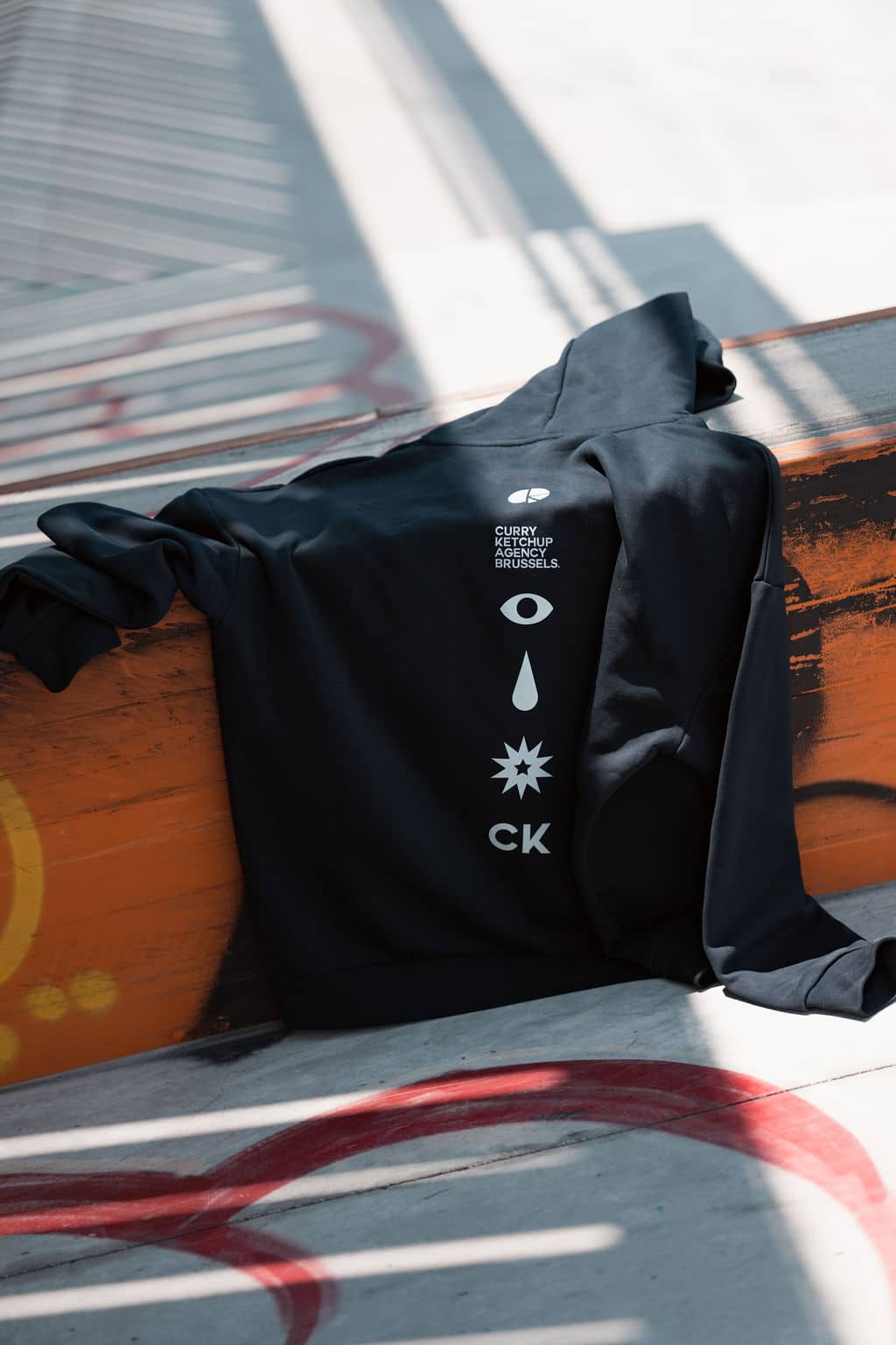 Photo du pull Curryketchup, au skatepark à Bruxelles