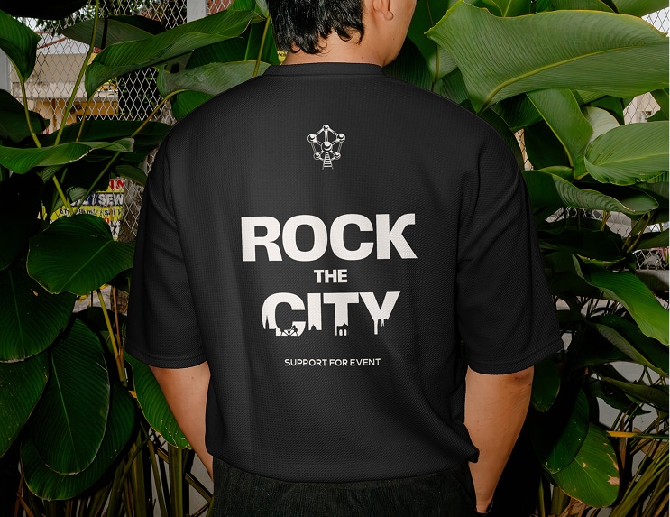 Mockup de t-shirt goodies Rock The City avec la nouvelle identité graphique.